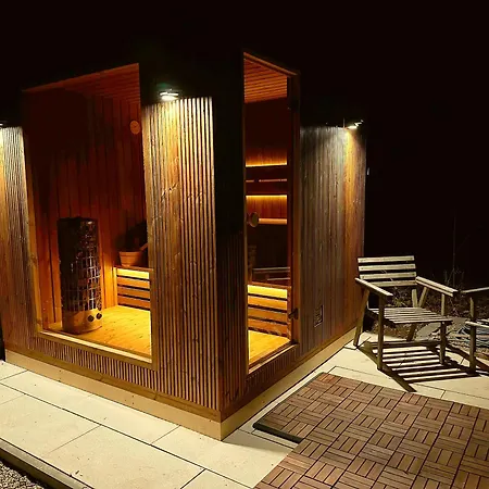 Wellness Hideaway Se Saunou A Virivkou Lägenhet Třebechovice pod Orebem