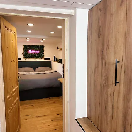 Lägenhet Wellness Hideaway Se Saunou A Virivkou